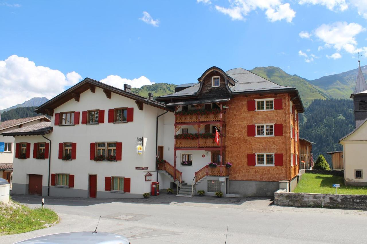 Hotel Pez Regina Lumbrein Exterior foto