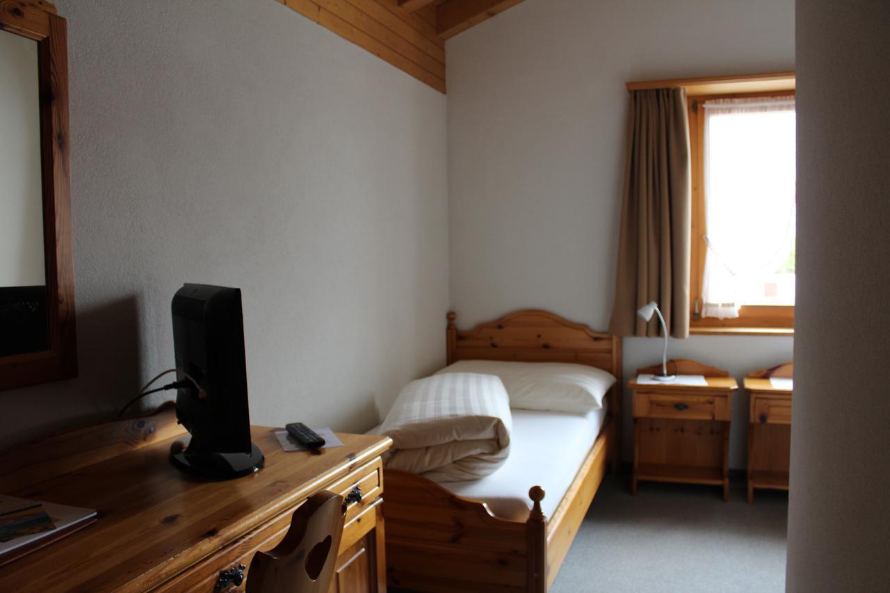 Hotel Pez Regina Lumbrein Cameră foto